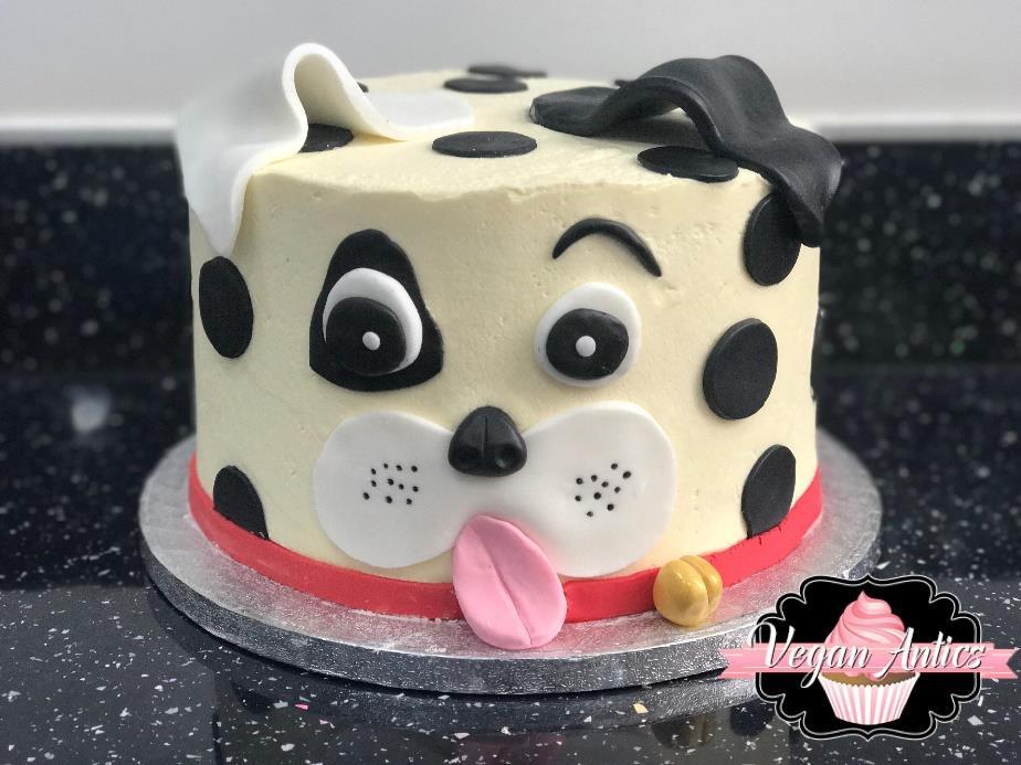 Dalmatian cake This sweet Dalmatian cake is made from 3 layers of