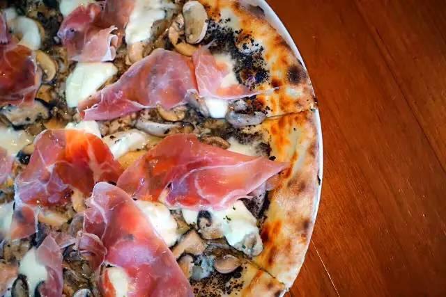 TAVOLA BLACK TRUFFLE PIZZA Spring is here and that means it s time for mouth-watering pizza in front of the hearth!