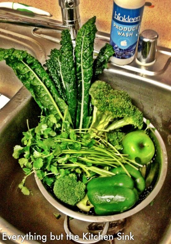 Signature Juice Recipes The Kitchen Sink Ingredients 1 Cucumber 1 Bundle of Kale 3 Spears of Broccoli 1 Bundle of Cilantro 1 Green Bell Pepper 1 Green Apple Preparation 1.