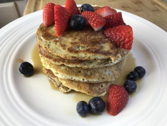 berry protein pancakes Week 4 Recipes KEY: T=Tablespoon tsp=teaspoon breakfasts Yield: 2 servings You will need: bowl, whisk, measuring cups and spoons, skillet, ladle, spatula 1 T chia seeds 4 T