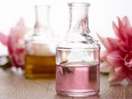 EAU DE PARFUM (EDP): Still a substantial version, but with a lower concentration of fragrance oil than perfume.
