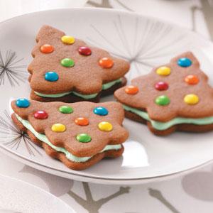 Gingerbread Sandwich Trees Recipe ¾ cup butter, softened 1 cup packed brown sugar 1 Eggland's Best Egg 3/4 cup molasses 4 cups all-purpose flour 3 teaspoons pumpkin pie spice 1-1/2 teaspoons baking