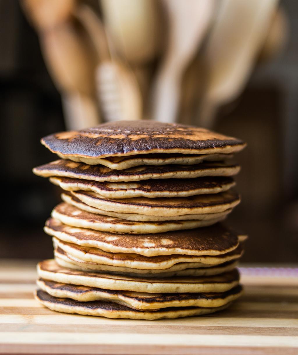 EGG DISHES & BREAKFAST FOODS Grain-Free Protein Pancakes 2 scoops TLS Nutrition Shake Vanilla 1/3 cup unsweetened applesauce 2 eggs Cinnamon and nutmeg to taste Coconut oil Mix all ingredients