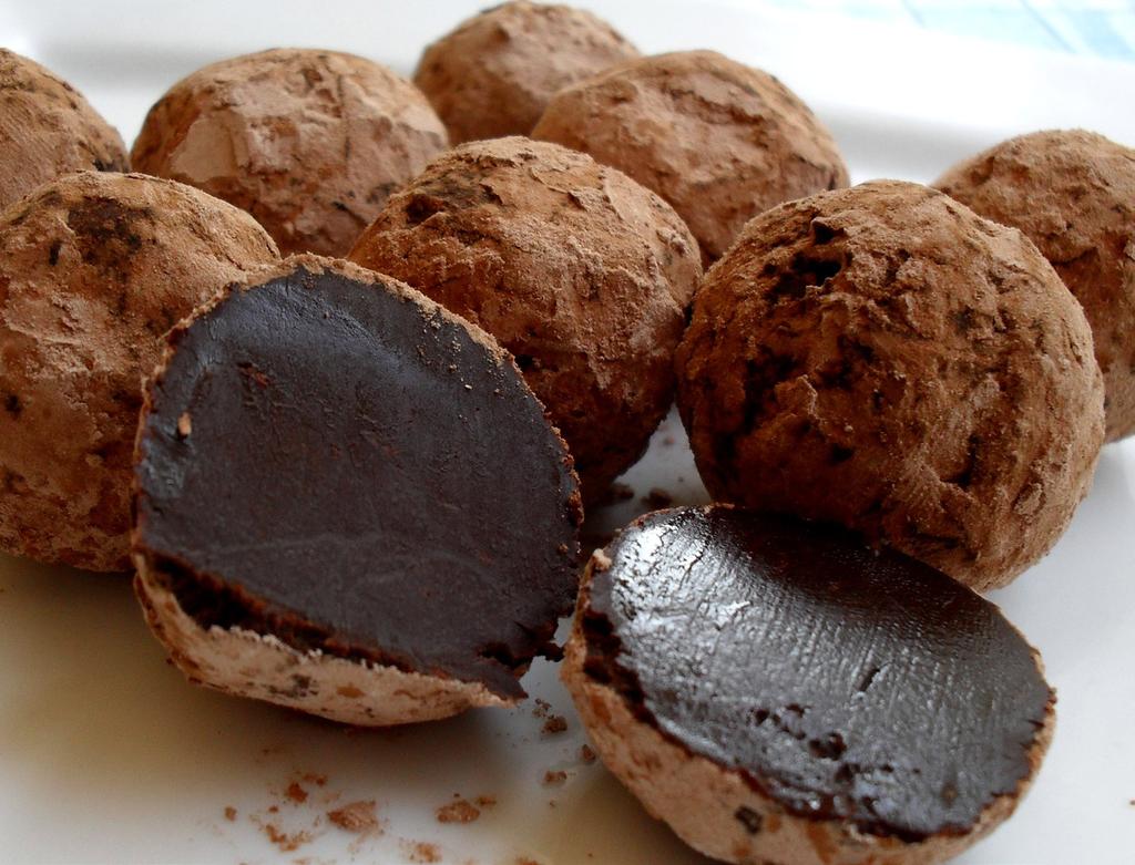 EAT MORE, BURN MORE CHOCOLATE TRUFFLES Active time: 10 minutes Cook time: N/A Yield: about 3 dozens SERVING INFO: 140 CALORIES, 7G FAT, 15G CARBOHYDRATES, 3G PROTEIN, 3G FIBER, 3G SUGAR 16 ounces of