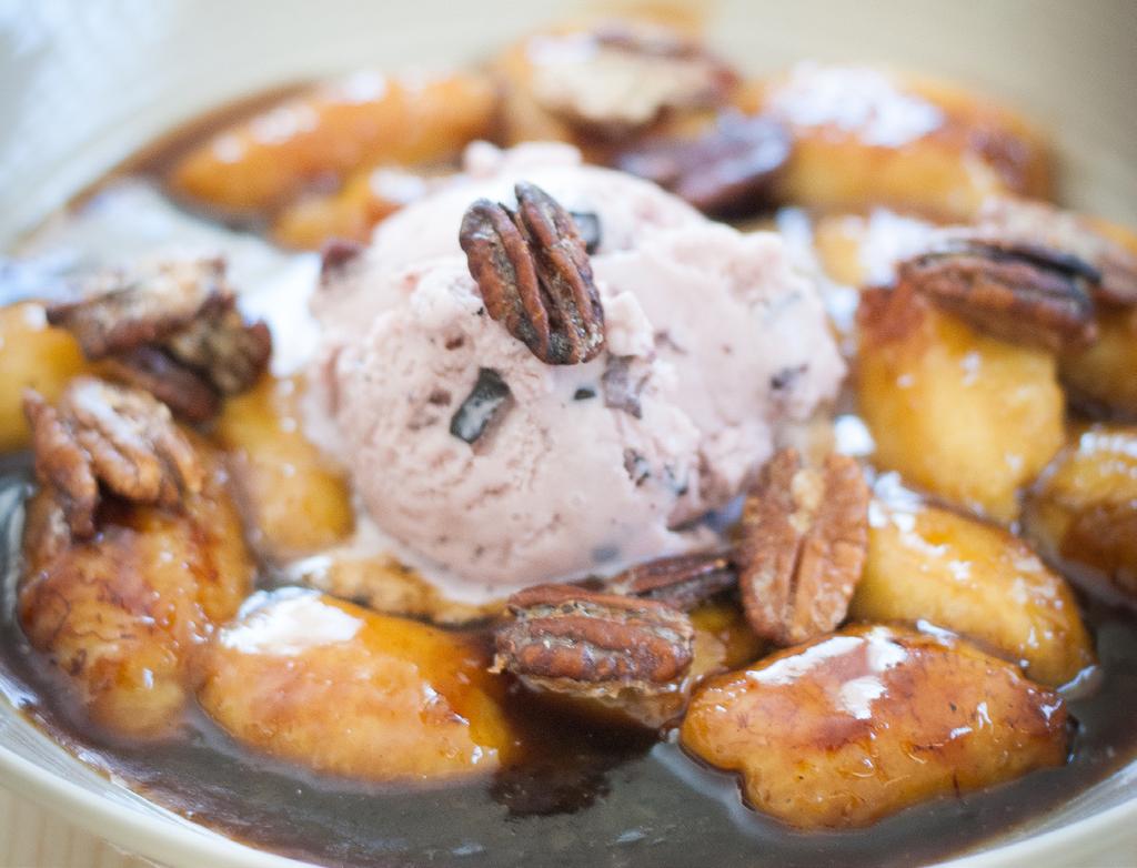 BANANAS FOSTER 15 ULTRA-FAST DESSERT RECIPES Active time: 10 minutes Cook time: 5 minutes Yield: 4 servings H FAV H SERVING INFO: 220 CALORIES, 4G FAT, 46G CARBOHYDRATES, 1G PROTEIN, 4G FIBER, 30G