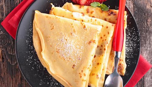 EAT MORE, BURN MORE CREPES Active time: 5 minutes Cook time: 10 minutes Yield: 4 servings H FAV H SERVING INFO: 170 CALORIES, 5G FAT, 23G CARBOHYDRATES, 9G PROTEIN, 7G FIBER, 4G SUGAR 1/2 cup water ¾