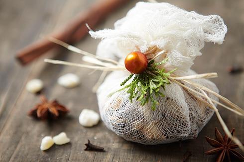 cheesecloth Standard includes peppercorns, dried thyme, fresh
