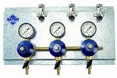 Regulators Just as there are several types of taps, there are several types of regulators. Single gauge regulators measure the amount of pressure in the beer lines.