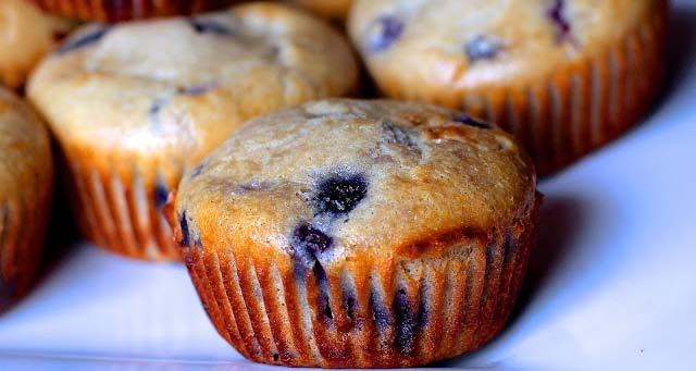 aluminum-free baking powder 1 cup organic blueberries Let it sit for 10 minutes (to thicken). Add in blueberries and baking powder. Spoon into greased muffin tin. Bake at 350 for 10 minutes.