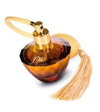 cardamom Heart notes: agar (oud), rose, leather notes Base notes: saffron, vanilla, woody notes WITH A FRUITY NOTE