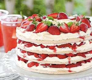 64. STRAWBERRY MERINGUE CAKE Meringue: 1 cup pecans, toasted 1½ cups granulated sugar, divided 2 tablespoons