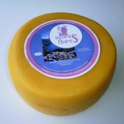 São Jorge #563711 1/10 kg São Jorge is a raw cow s milk cheese named for the Saint George island off the coast of Portugal. This island was settled in the 1400 s by northern Europeans.
