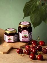 In accordance with traditional recipes, they are combined in different ways that lead to different kinds of mustards: Veneta Mostarda, Mantova Mostarda, Fruit Mostarda (or Cremona