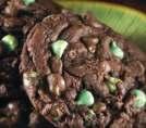 cocoa-based dough and  Trozos de Chocolate Doble WHITE MACADAMIA