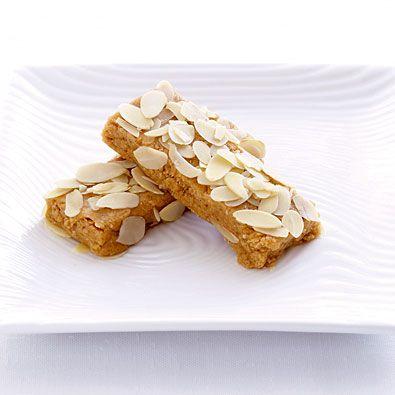 Peanut Crunch Bars Pure honey 1 tbsp Pure vanilla extract 1 tsp Low-fat cottage cheese 1/2 cup Cinnamon 1/2 tsp Water All natural peanut butter 1 cup Vanilla protein powder 5 scoops Oat flour 1/2 cup