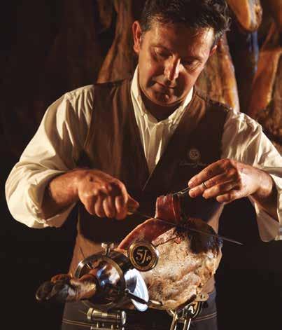 OSBORNE EXPERIENCE Ham Carving MADRID Our ham carvers, have been producing for 4 generations