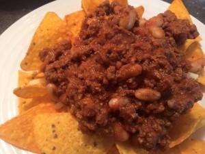 Chilli Con Carne Chilli Con Carne Serves: 4 Ingredients: 1 tablespoon rice bran oil 1 onion, finely diced 3 cloves garlic, finely diced 500g beef mince 1 teaspoon chilli powder (can be halved) 2