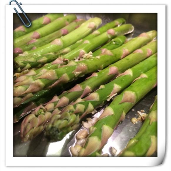 steamed asparagus Sides Yield: 3 servings You will need: large saucepan or pot, steamer basket, strainer 1 lb asparagus 1. Wash asparagus and cut white or tough ends off. 2.
