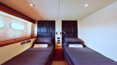Maximum 12 guests and up to 2 crew for