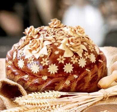 PRODUCTS TO ORDER Kyivkhlib is famous for its round loaves, for their variety, originality and perfect quality. Every order is taken with special care.