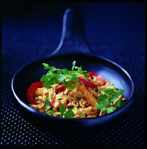 This recipe is taken from the cook book, FRESH CHINESE; written by nutritionist Wynnie Chan, Stir-fried Noodles with Peanuts and Sweetcorn This recipe takes its inspiration from South-east Asia,