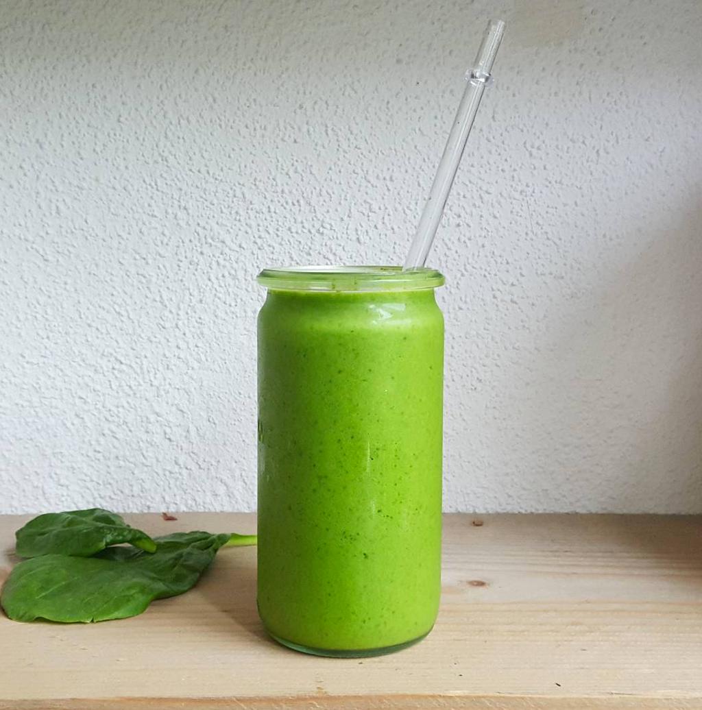 (Photo: Healthymaarttje) Green SuperFood Smoothie If you re looking to push your health to the max, but still want your smoothies to taste great this is the recipe for you!