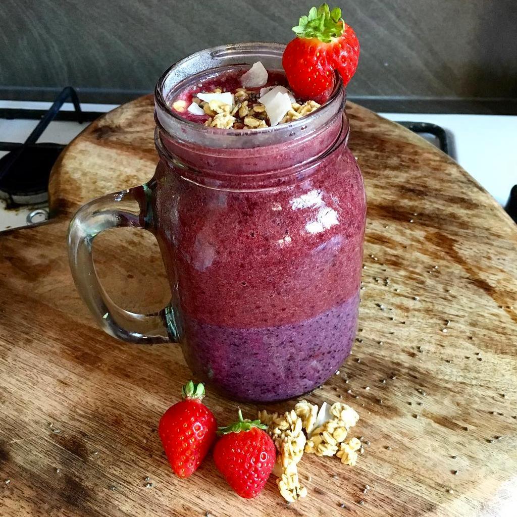 (Photo: Korniky) All-Mighty Omega-3 Meal Smoothie Just like it s name states this is a full meal in itself and can be used as a lunch or dinner replacement.