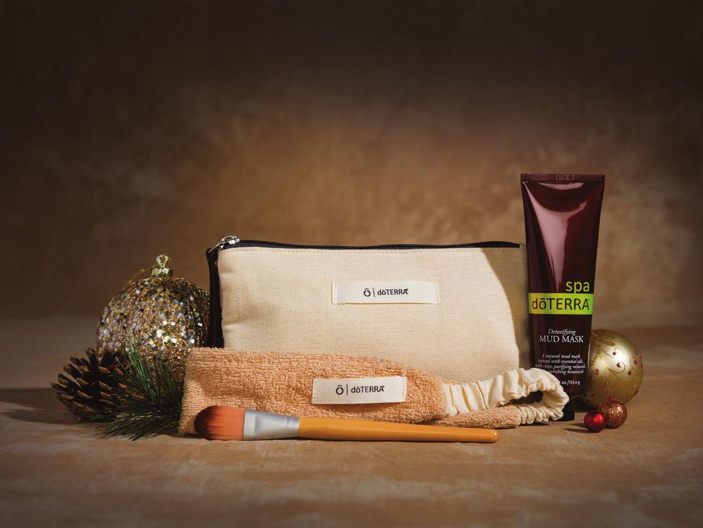 Give yourself the gift of beautiful, fresh skin. Features a dōterra SPA Mud Mask, wood applicator brush, and a cotton-terry headband conveniently packaged in a cosmetic bag.