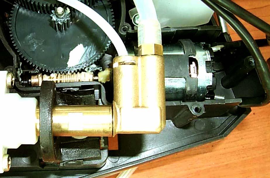 9. DISASSEMBLY INCANTO The gear motor can be removed without dismantling