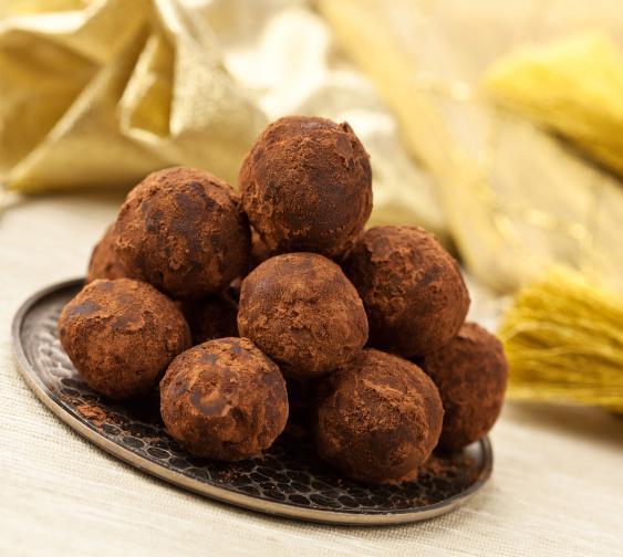 Choc Mint Truffles Serves: 15-20 Prep Time: 20 Minutes A great way to hit the sweet spot! And the added benefit of cacao to help curb the cravings during TTOM.
