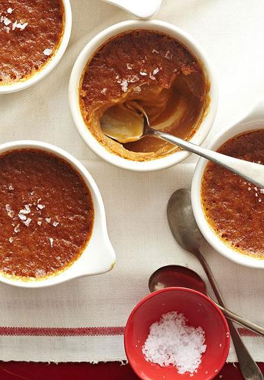 Salted Caramel Pots de CrÈme 1 ¼ cups of sugar ¼ cup of water ¼ teaspoon of salt 1 ½ cups of whipping cream ½ cup of whole milk 6 egg yolks 1 teaspoon of fleur de sel or other flaked sea salt 1.