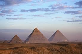 PYRAMIDS Pyramids were built to serve as a resting