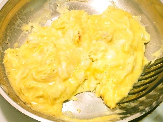 www.gotta-eat.com Quick & Easy Pan Cooked Scrambled Eggs 14.