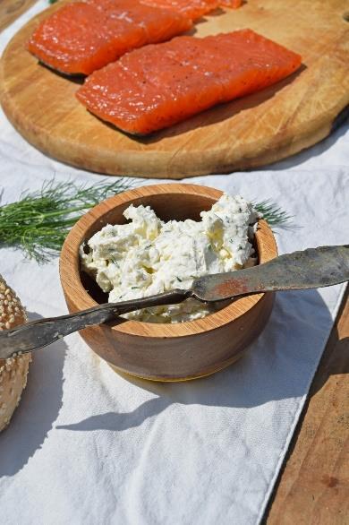 Dinner Cottage Cheese with Lox & Dill: Chinook salmon Fish, smoked, (lox), regular 3 oz 85 grams Dill weed Spices, dried 1/2 tsp 0.