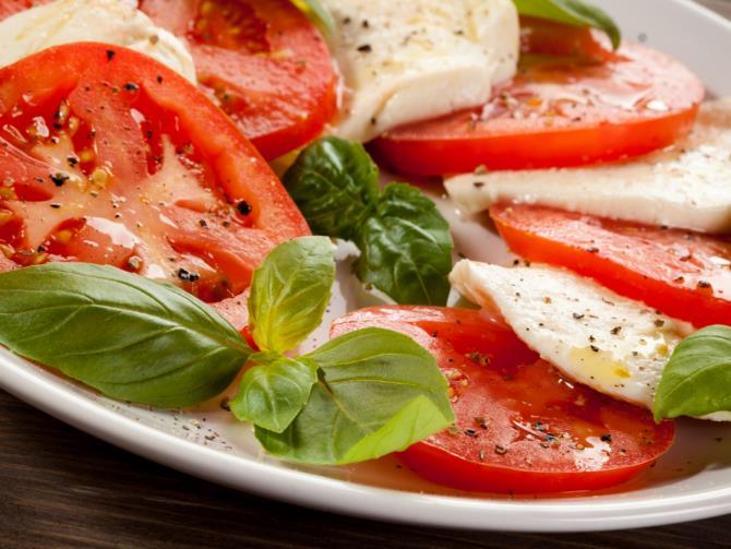 Snack 2 Heirloom Tomato Basil Mozzarella Salad: Balsamic vinegar 1 tbsp 16 grams Olive oil Salad or cooking 1 tbsp 13.