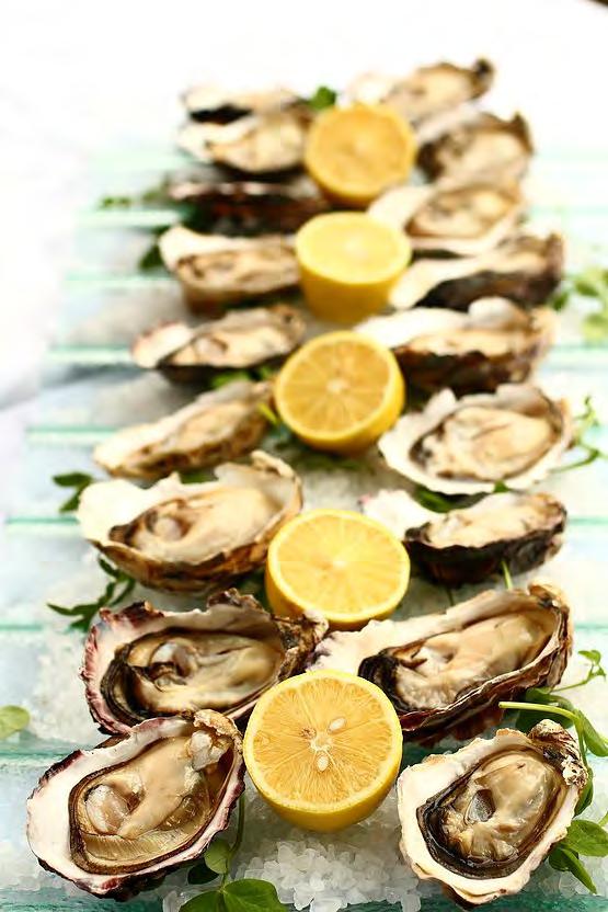 fresh pacific oysters COLD - natural with lemon (gf, df) -