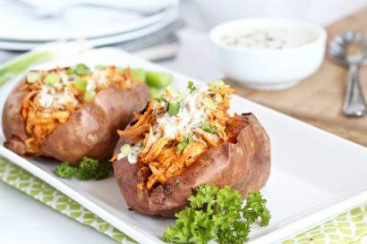 Slow Cooker Buffalo Chicken Stuffed Sweet Potato Serves 4 21 Day Fix Containers: 1 Red, 2 Yellow Serves: 4 servings 1 lb.