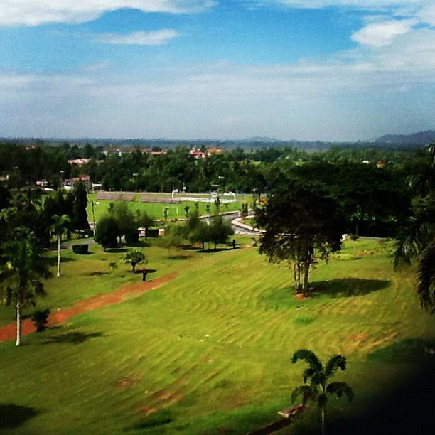 Berpindah ke kampus tetap Arau pada 1980 dengan keluasan 640 ekar di mana 240 ekar adalah kawasan ladang Buat masa ini