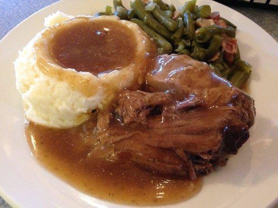 Welden 5 *** Boston Butt Roast with Brown Gravy This next recipe is my all-time favorite. My mamaw would call me every time she made roast and brown gravy.