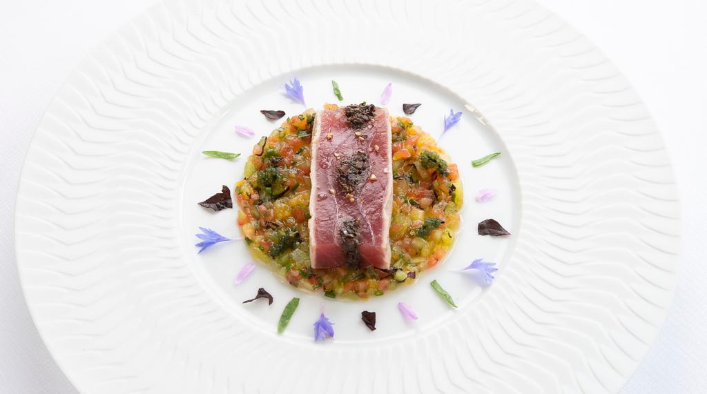 Laurence Mouton Innovations Blue lobster Land & Sea The leitmotif of Land & Sea is one of the most distinct signatures of Guy Savoy s cuisine.