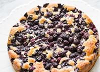 Blueberry Cake : 3 Jiffy blueberry muffin mix 1 1/2 cups flour 1/2 cup honey 1/2 cup oil 1 tbsp.