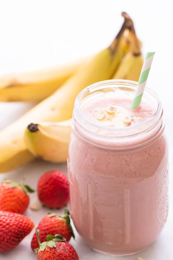 33 Strawberry Banana 1 frozen banana 1/2 cup frozen strawberries 1 cup milk (can use nut or soy) 1/2 cup plain Greek
