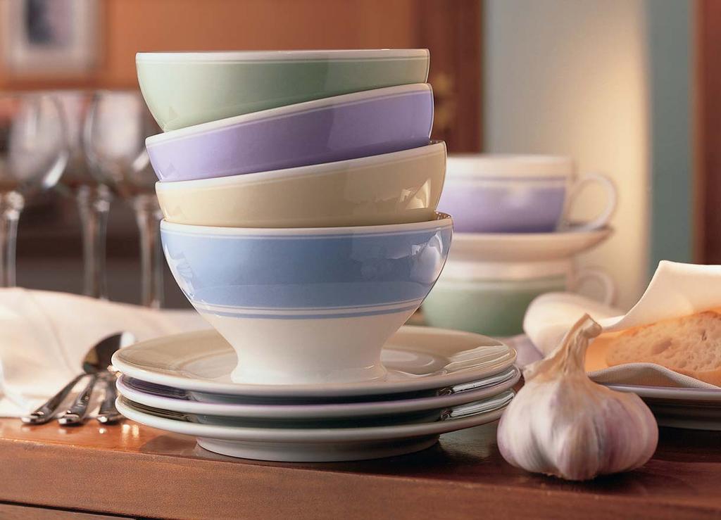 A new look Custom décors Pattern Young Line available in the four modern pastel shades lilac,