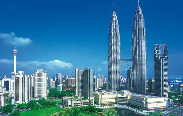 Majestic by day and dazzling at night, the PETRONAS Twin Towers symbolise the courage, ingenuity, initiative, and determination, energy,