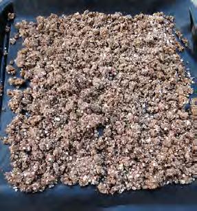 Protein Granola : (FOR ABOUT 8 SERVINGS) 2 cups of oats 3 spoons of chocolate