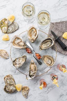 Selected oyster Single HK$28; Half Dozen HK$168; One Dozen HK$328 Premium oyster Single HK$58; Half Dozen HK$338; One Dozen HK$588 *Oyster bar promotion is not applicable to any discount.