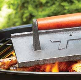 ROSEWOOD HANDLE ENSURES FOODS ARE EVENLY GRILLED KEEPS THIN CUTS