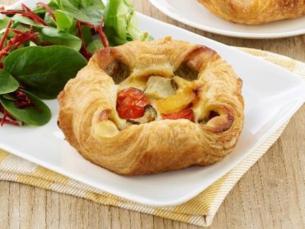 Roasted Vegetable & Pesto Savoury Crowns Code: 881668 NEW Flaky, cheesy, pastry crown filled with green pesto and cheesy béchamel sauce topped with chunky mixed roast vegetables.