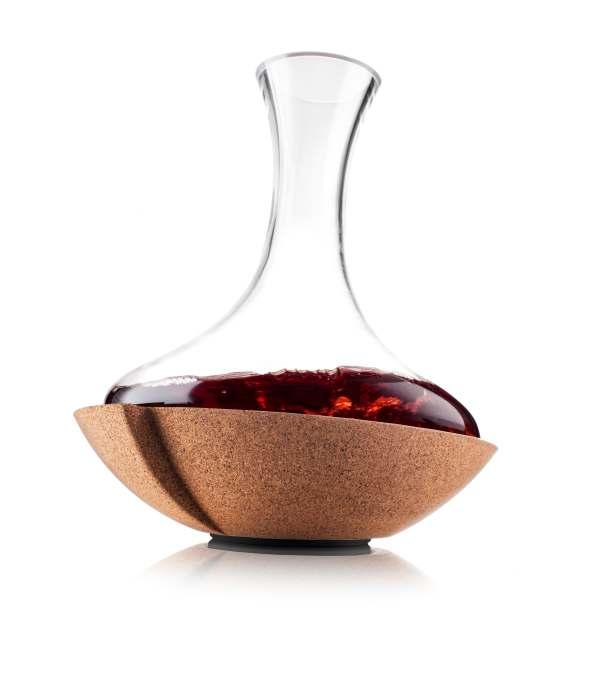 VACU VIN SERVE Swirling Wine Carafe 2 2 A spinning centerpiece that allows your wine to breathe in a functional and elegant