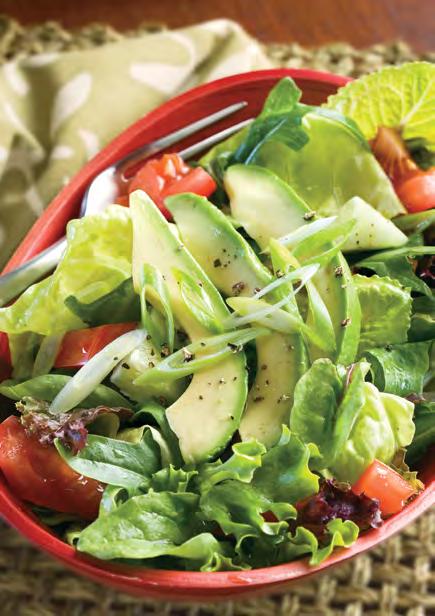 Avocado Garden Salad This salad is easy to fix, looks great on a plate, and is delicious to eat. Makes 6 servings. 1½ cups per serving.